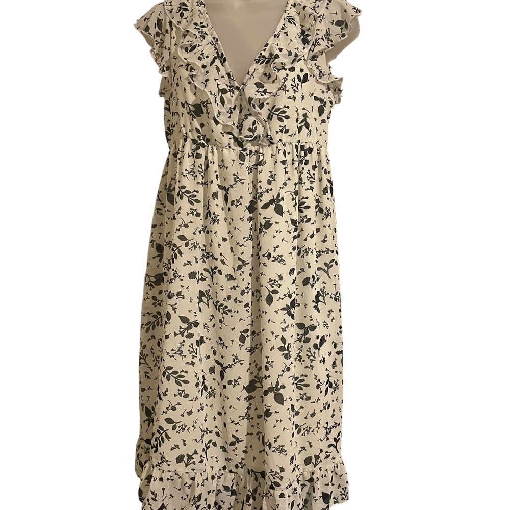 CONVERSE ONE STAR  Black/White Floral Print Dress with Ruffles Med EUC
